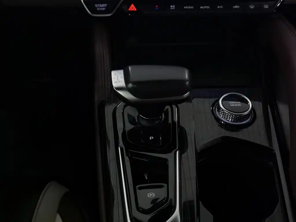 Geely Xingyue L — миниатюра 13