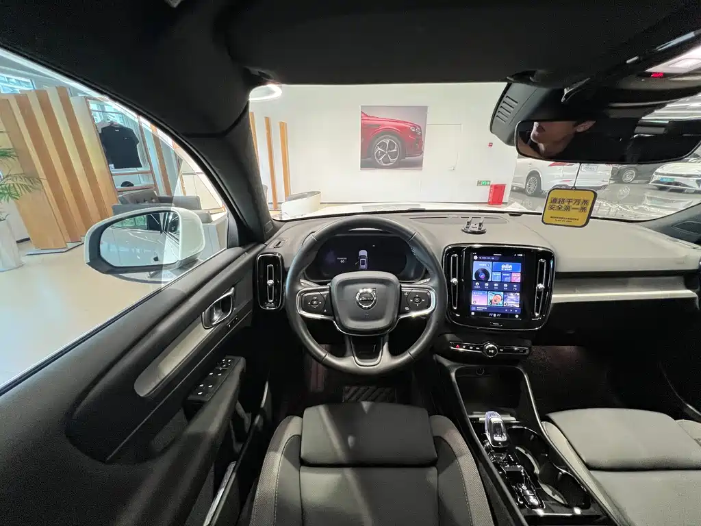 Volvo XC40 — миниатюра 13