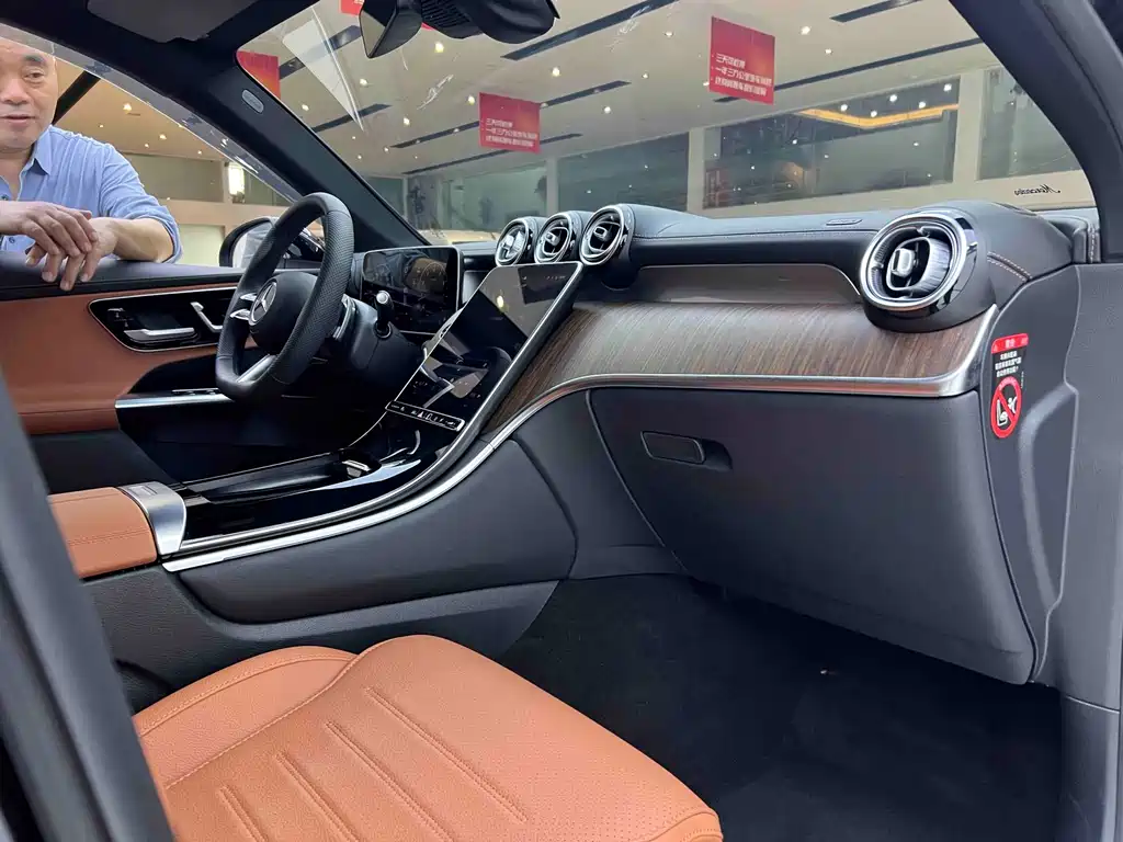 Mercedes-Benz GLC 2025 GLC 300 L 4MATIC 5 мест