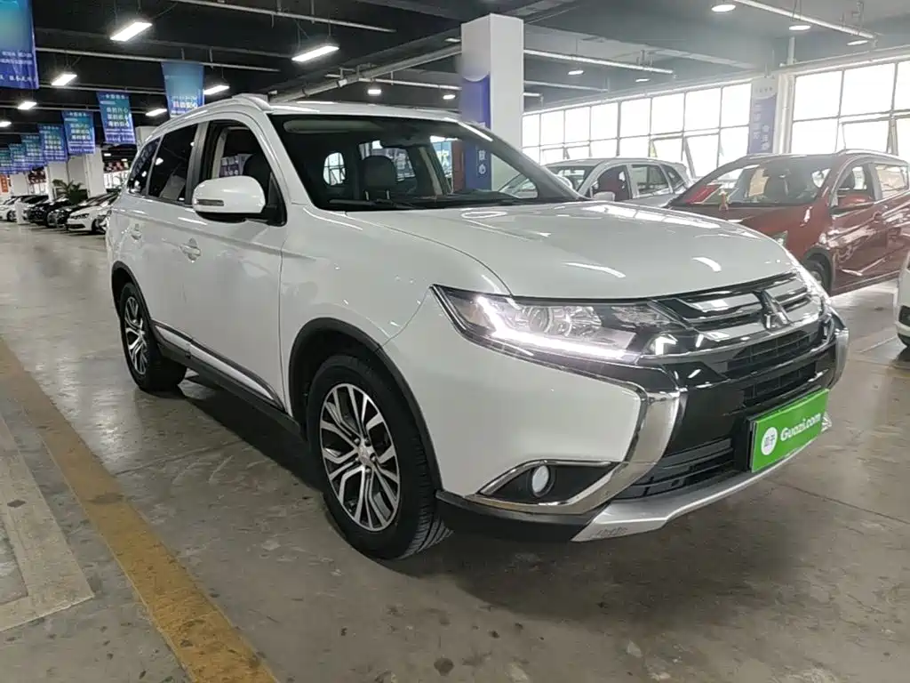 Mitsubishi Outlander — миниатюра 4
