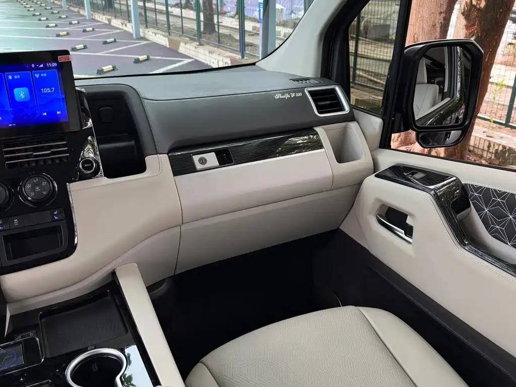 Toyota Hiace — миниатюра 24
