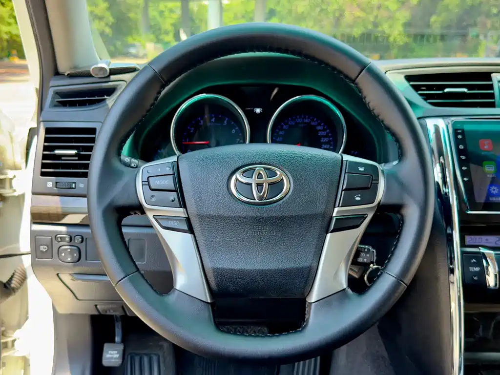 Toyota Reiz — миниатюра 7