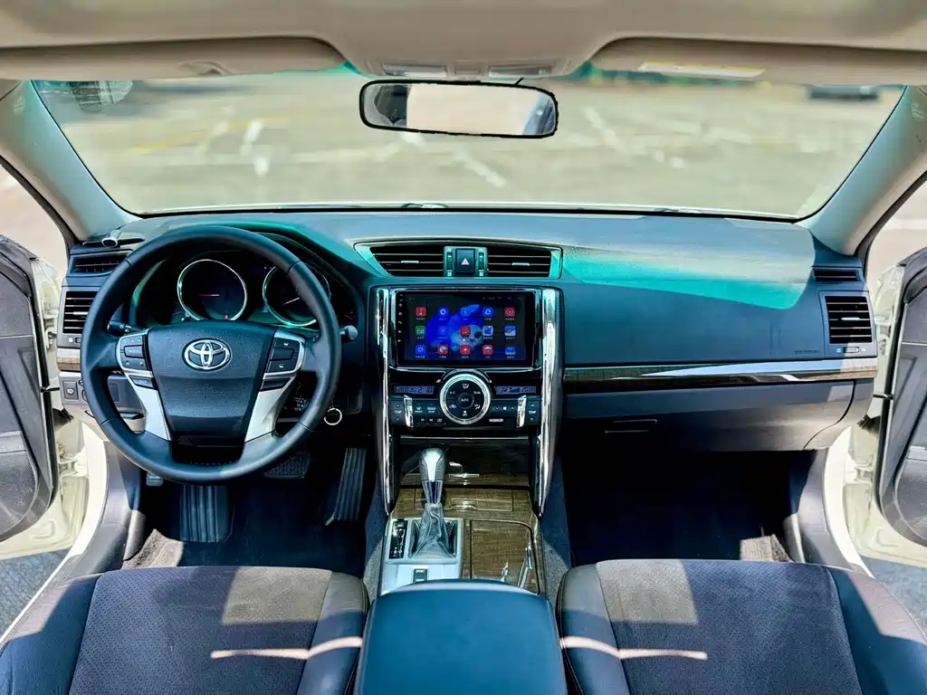 Toyota Reiz — миниатюра 9