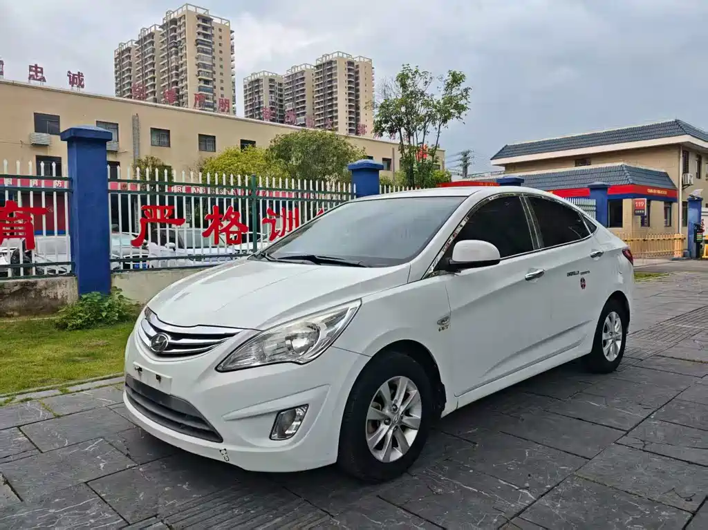 Hyundai Verna — миниатюра 2