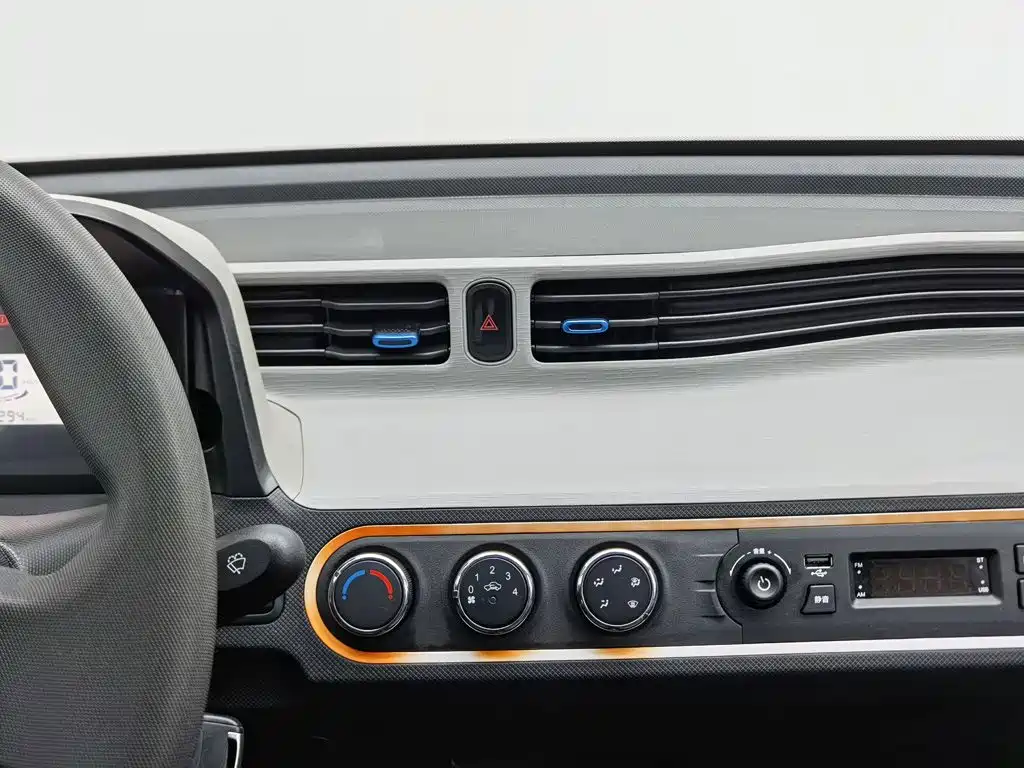 Wuling MINIEV — миниатюра 12