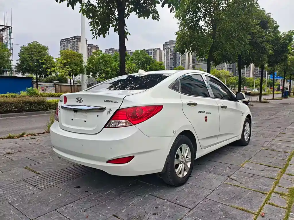 Hyundai Verna — миниатюра 7