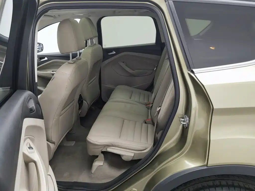 Ford Kuga — миниатюра 15