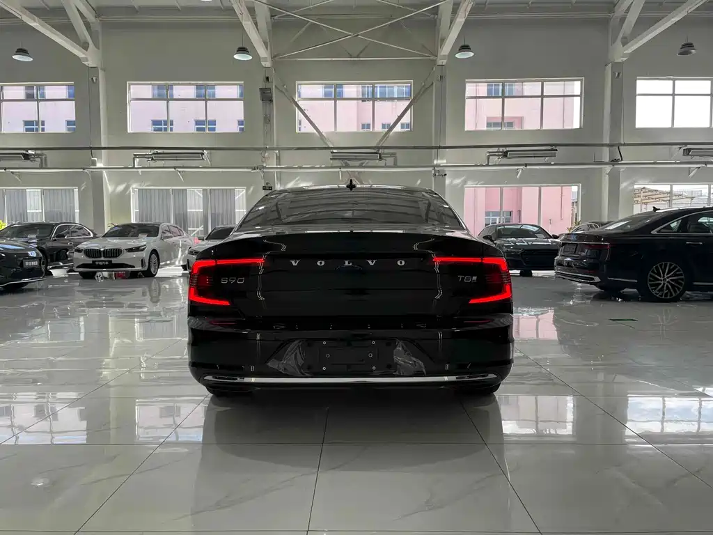 VOLVO S90 PLUG IN HYBRID