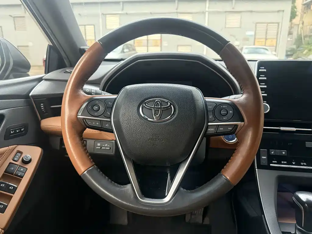 Toyota Avalon — миниатюра 12