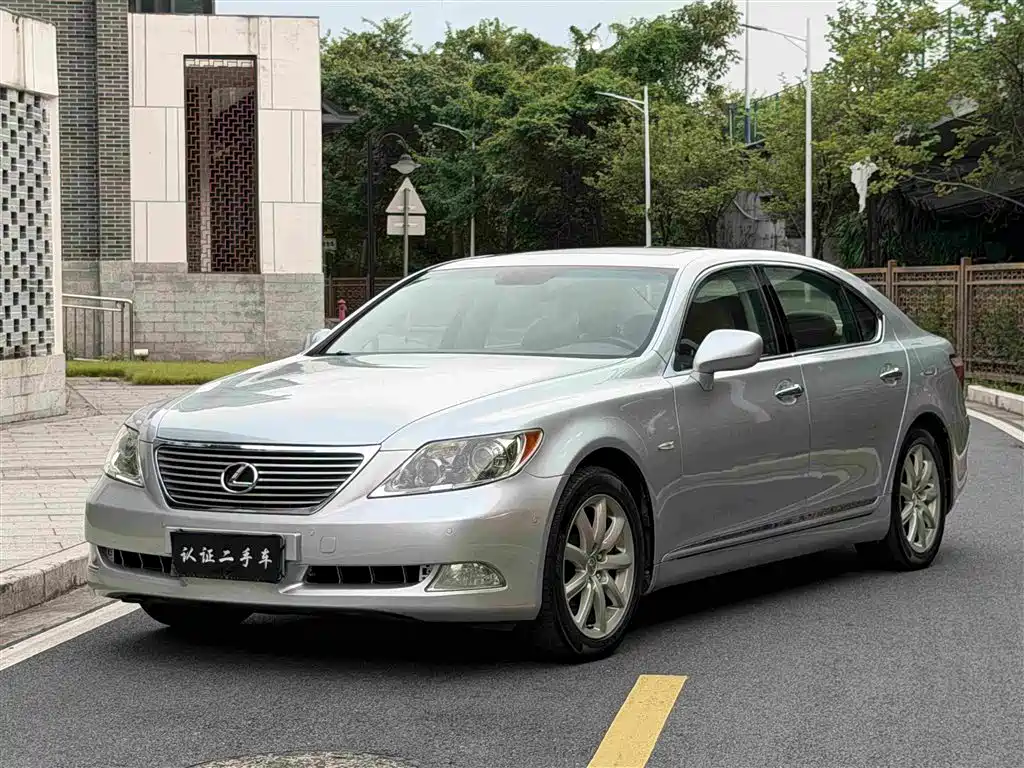 Lexus LS — миниатюра 2