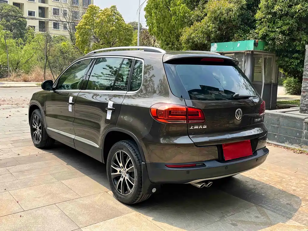 Volkswagen Tiguan 2015 1.8TSI AT Luxury
