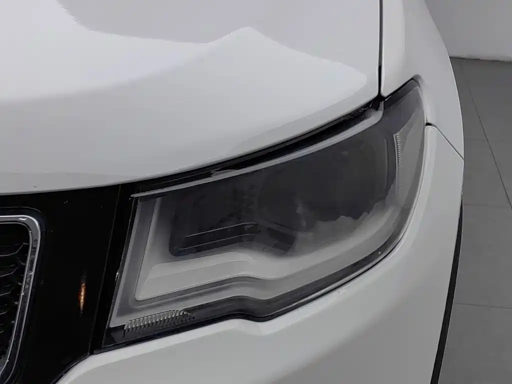 Jeep Compass — миниатюра 7