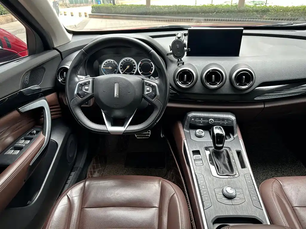 Wey Wey P8 — миниатюра 12