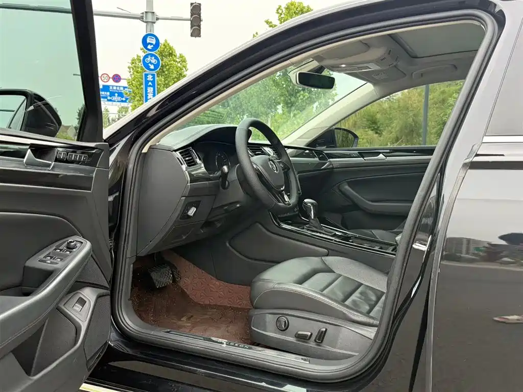 Volkswagen Phideon 2019 380TSI VI