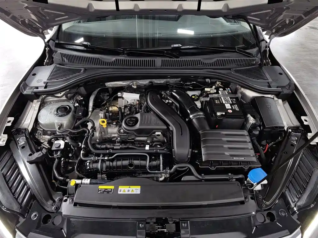 Volkswagen Sagitar 2023 300TSI DSG