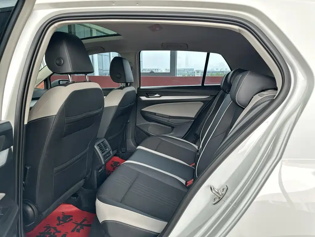 Volkswagen Golf — миниатюра 9