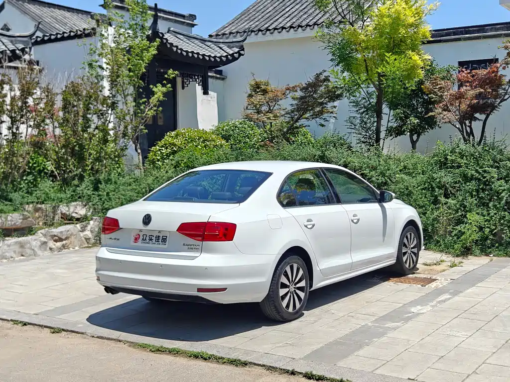Volkswagen Sagitar 2015 230TSI AT Luxury