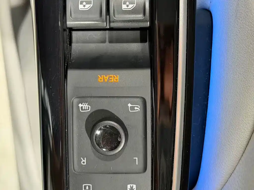 Volkswagen ID.6 X — миниатюра 5