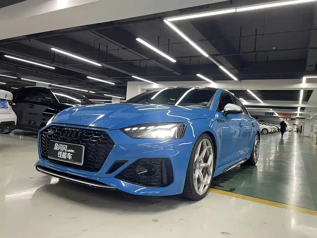 AUDI RS 5