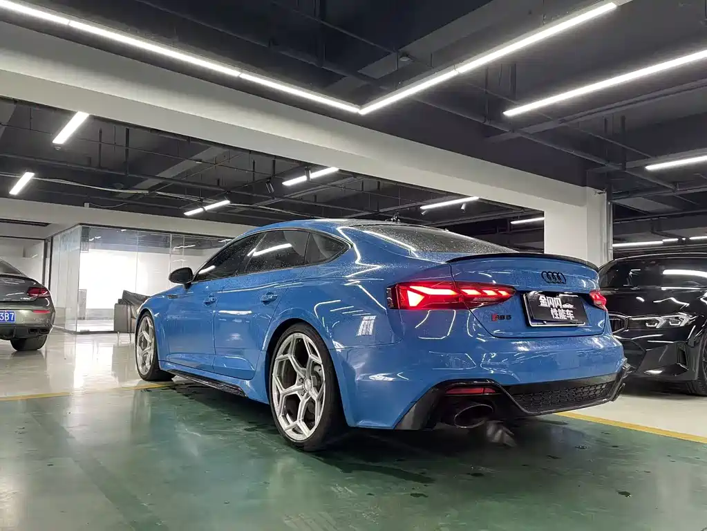 AUDI RS 5