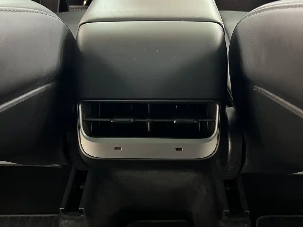 Tesla Model Y — фотографии объявления, Фото 13