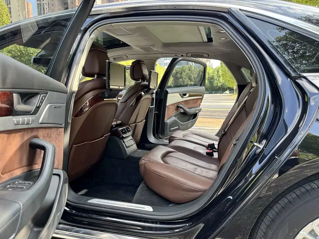 Audi A8 — миниатюра 13
