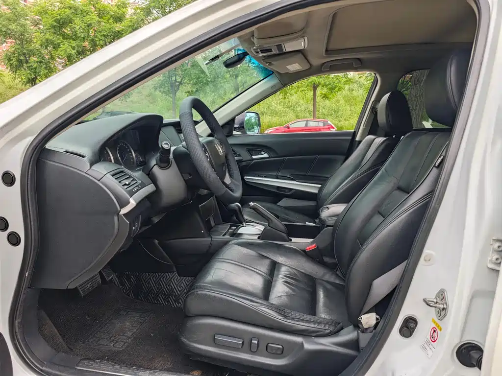 Honda Crosstour 2.4L Luxury Navigation Edition, фото 5