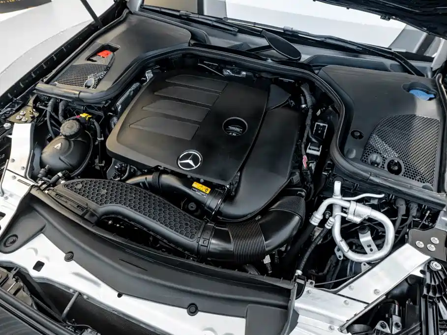 Mercedes-Benz E-Class — миниатюра 11
