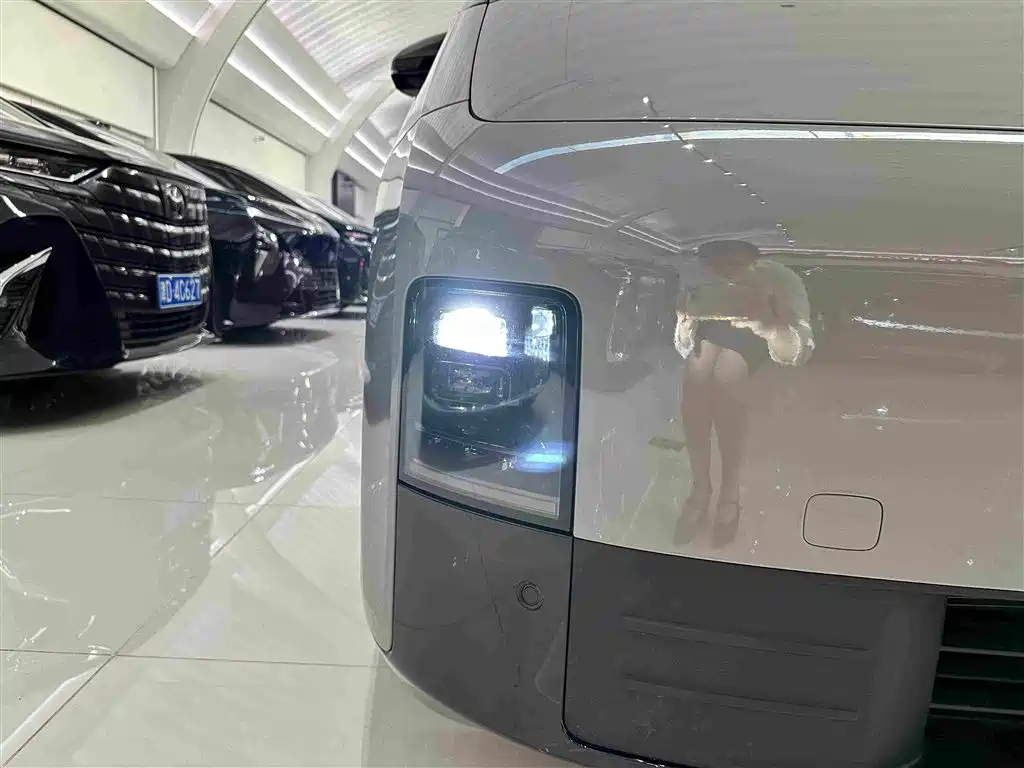 Li Auto Li MEGA — миниатюра 24