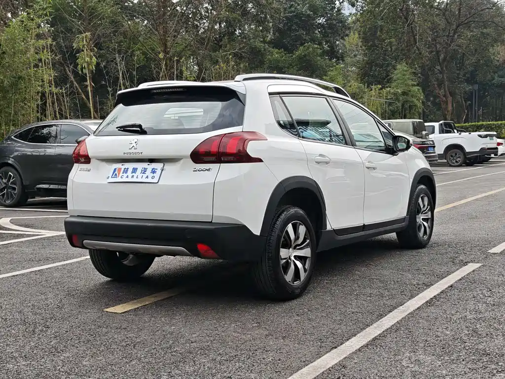 PEUGEOT 2008