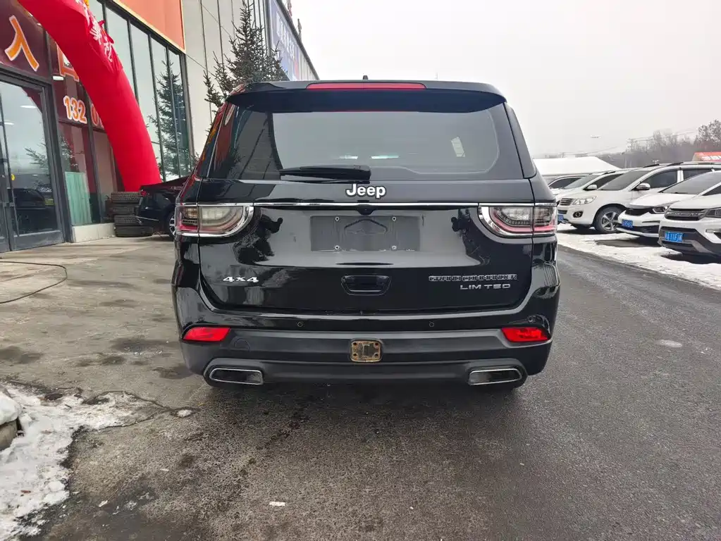 JEEP GRAND COMMANDER
