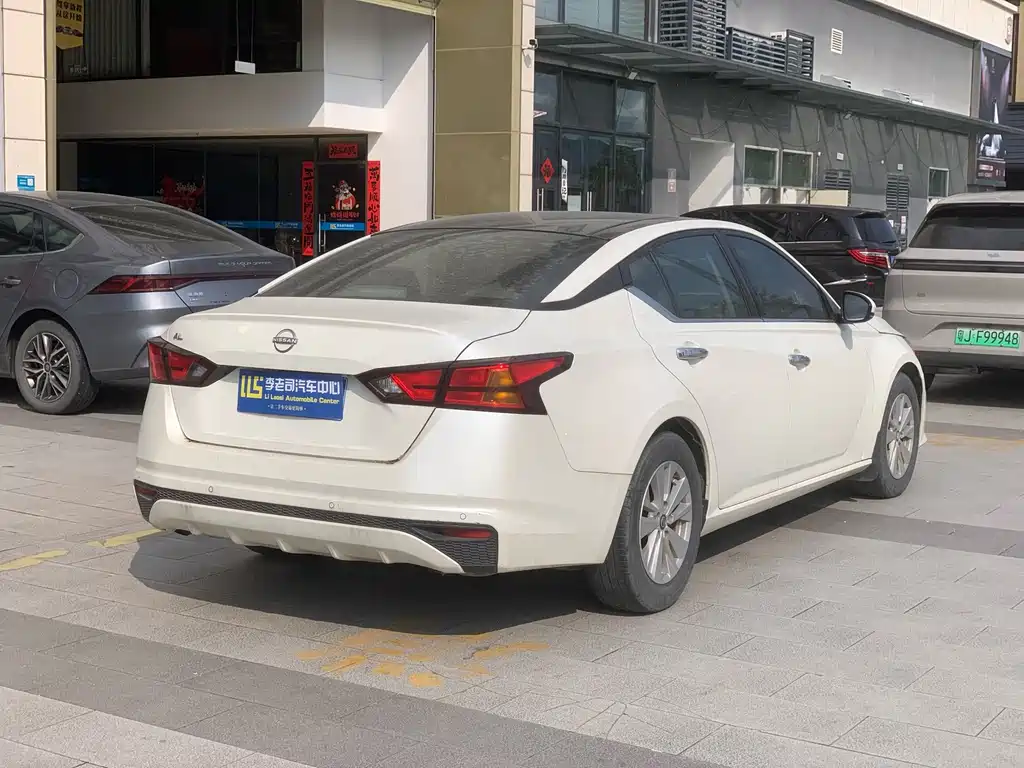 Nissan Teana — миниатюра 5