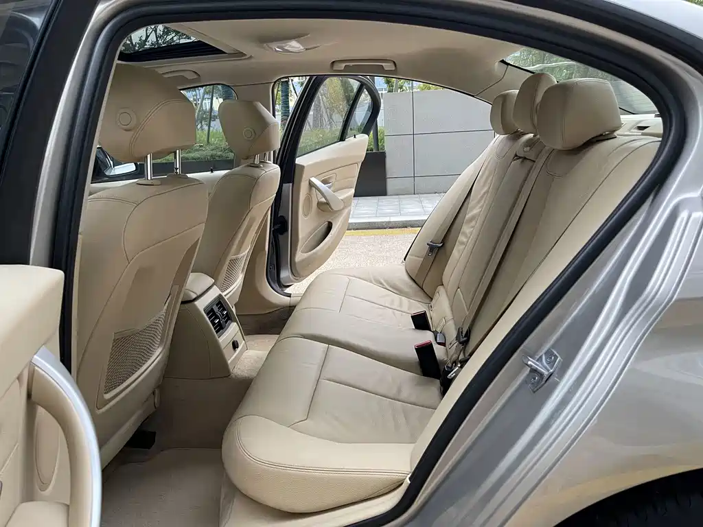 BMW 3 Series — миниатюра 9