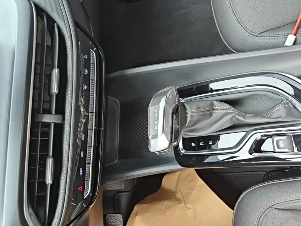 Buick Verano — миниатюра 14
