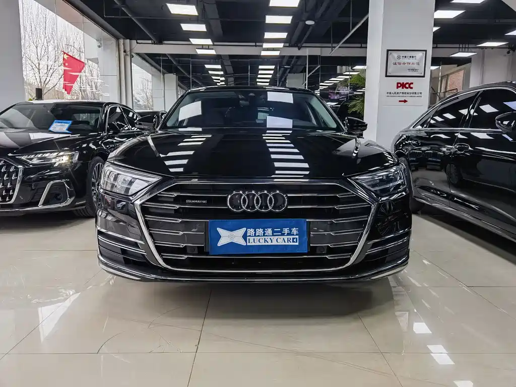 AUDI A8
