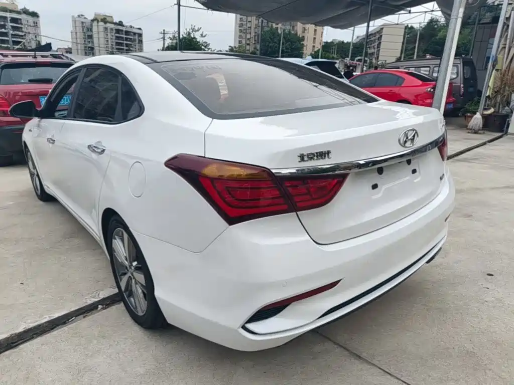 Hyundai Mistra — миниатюра 5