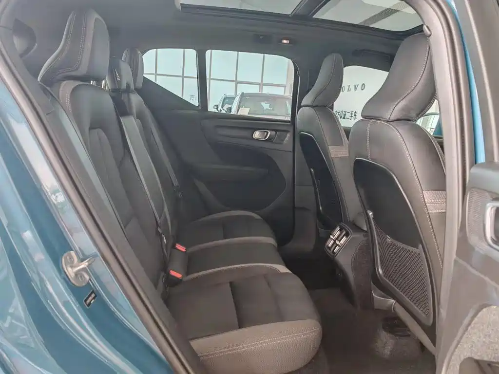 Volvo XC40 — миниатюра 22