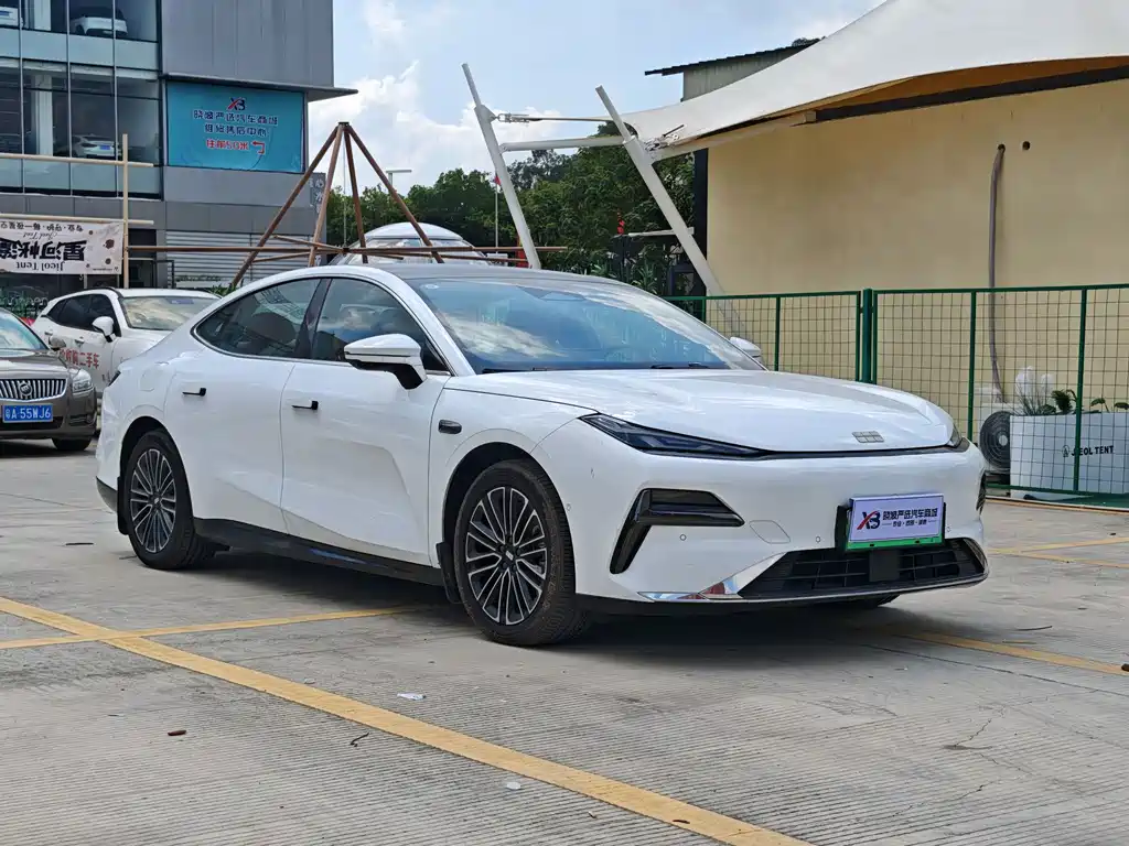 GEELY GALAXY GALAXY SPARKLE 8