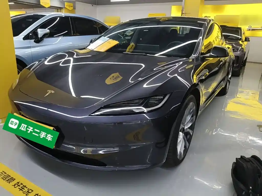 Tesla Model 3 — миниатюра 2