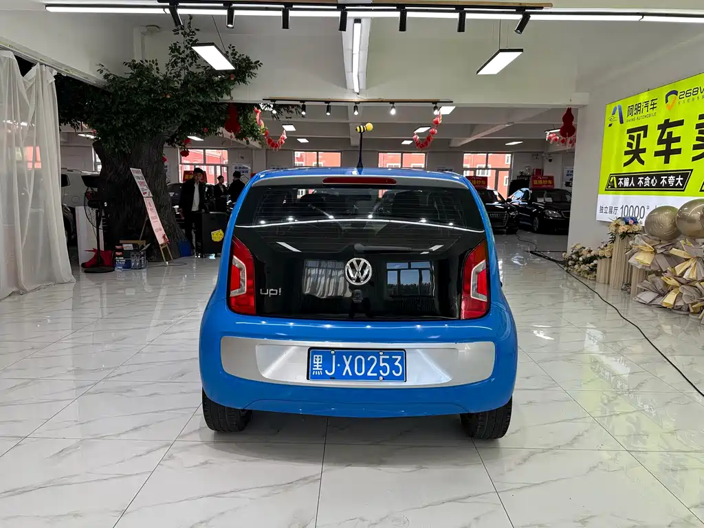 Volkswagen up! — миниатюра 5