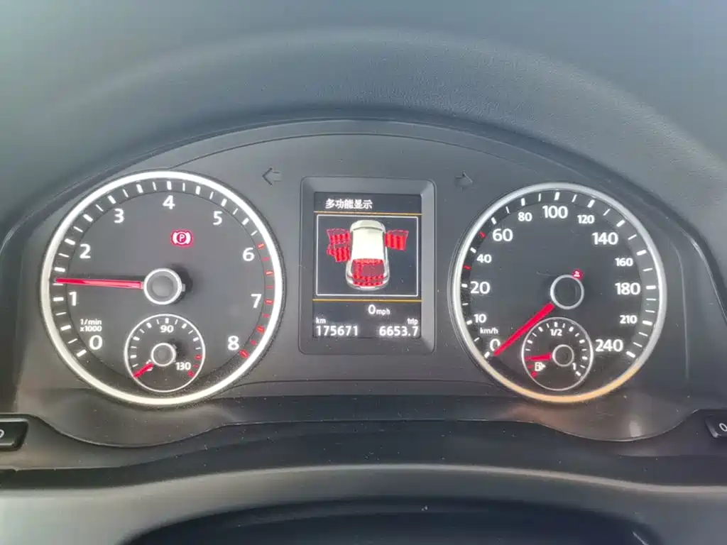 Volkswagen Tiguan — миниатюра 12
