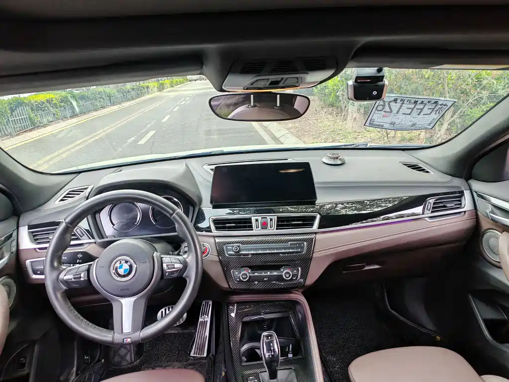 BMW X2 2021 sDrive25i M