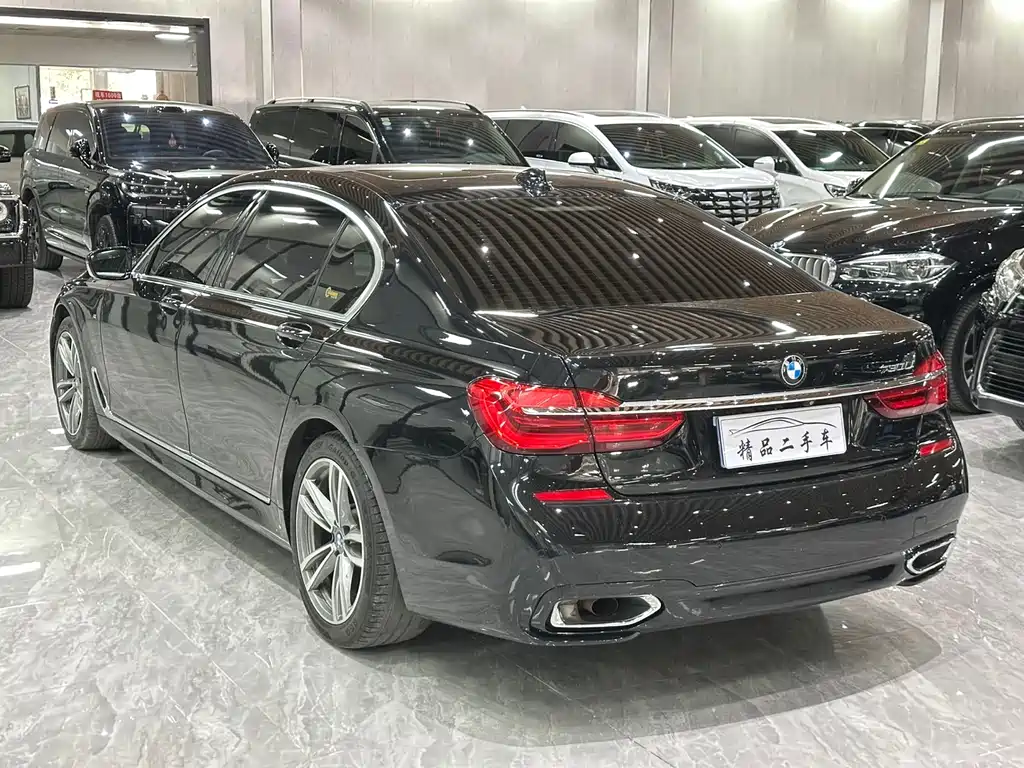 BMW 7 SERIES