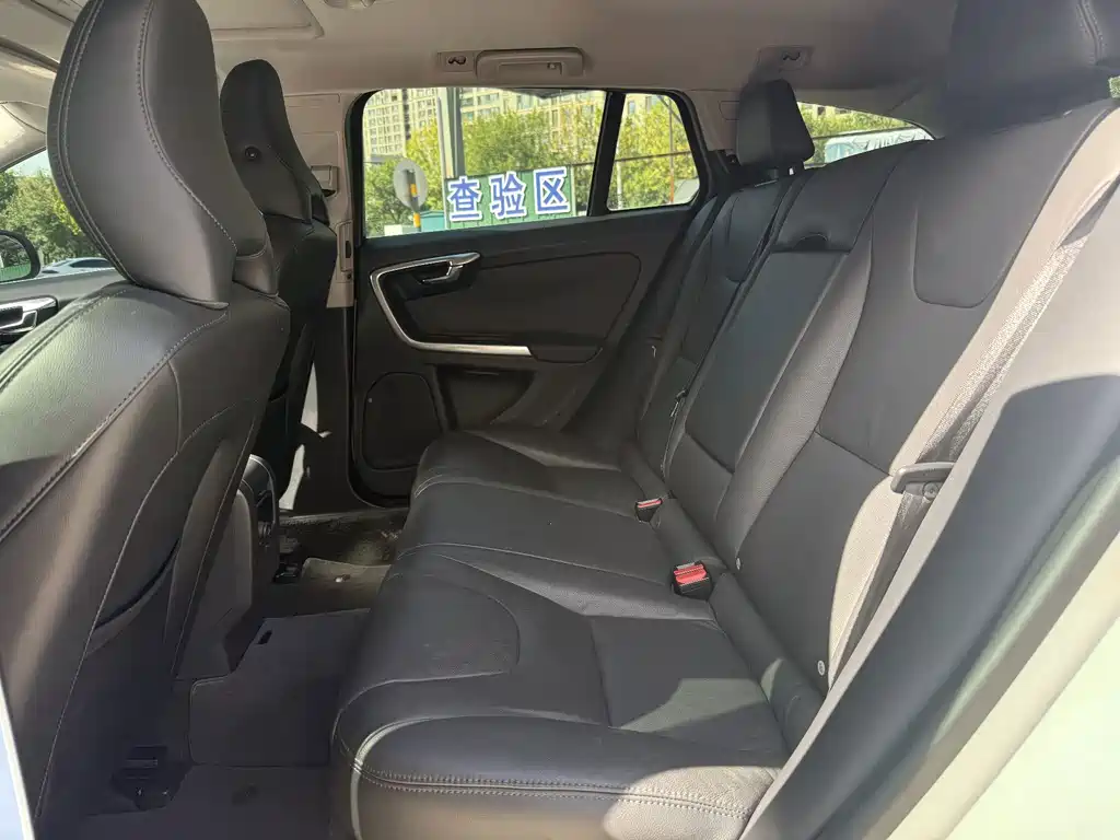 Volvo V60 — миниатюра 5