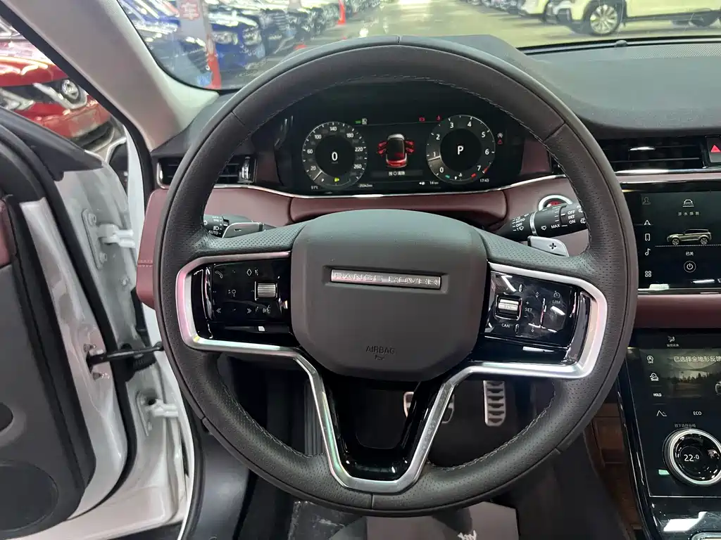 Land Rover Evoque — миниатюра 13