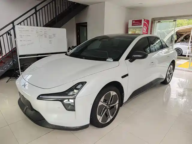 2025 Xpeng Mona M03