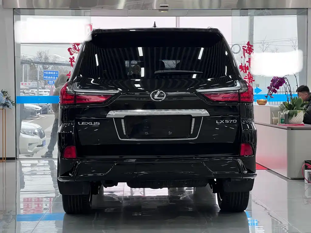 LEXUS LX