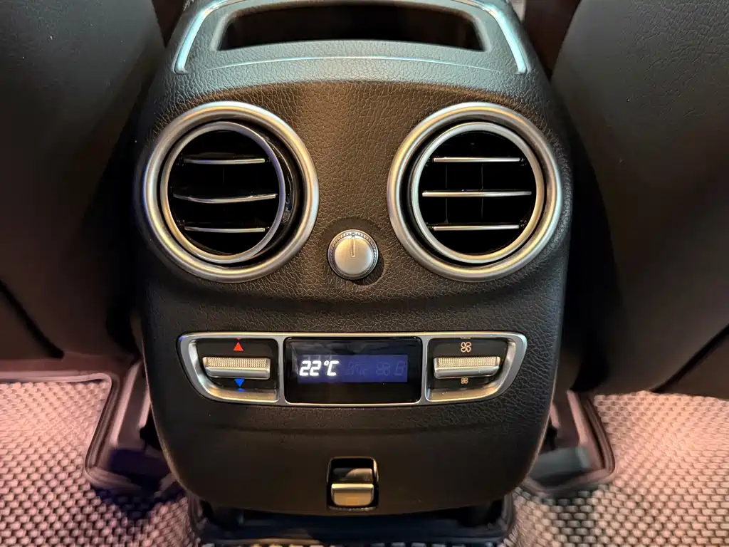 Mercedes-Benz GLC — миниатюра 15