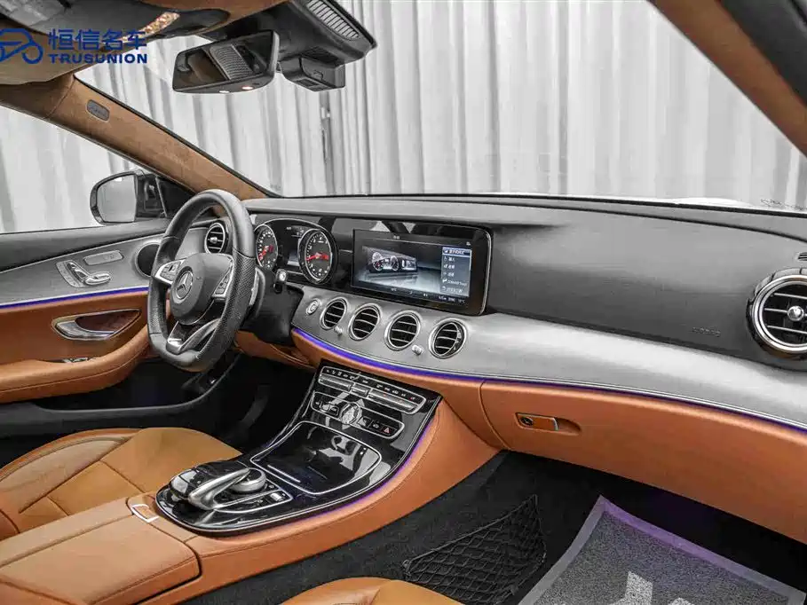 Mercedes-Benz E-Class — миниатюра 14
