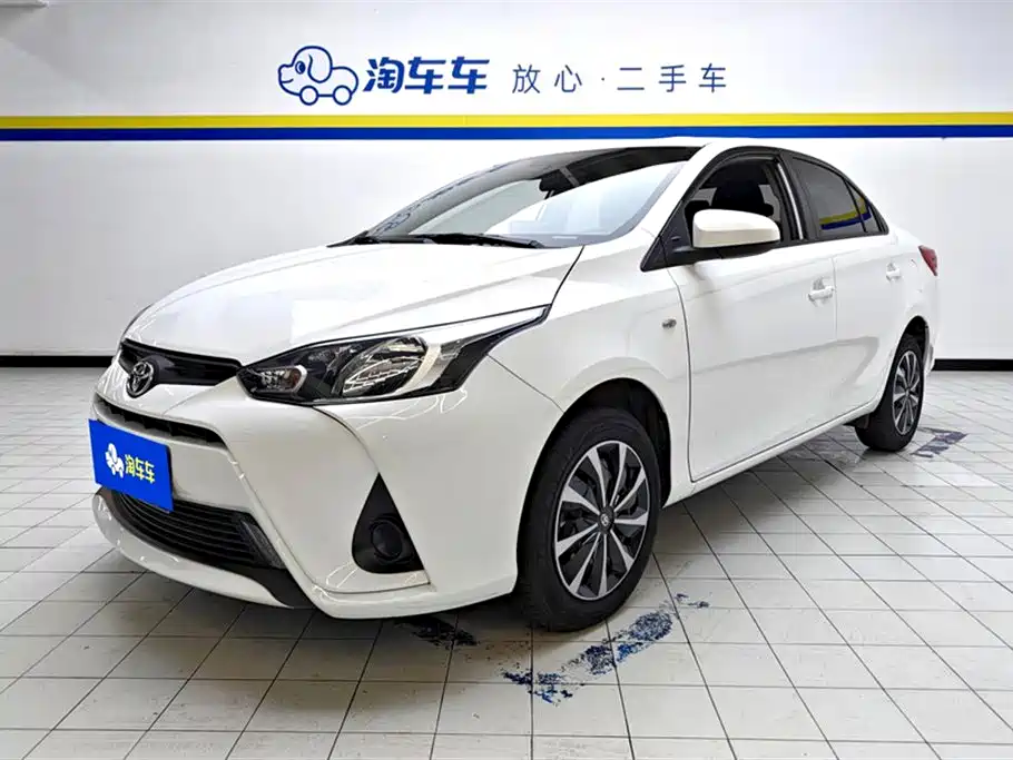 Toyota Yaris L 2022